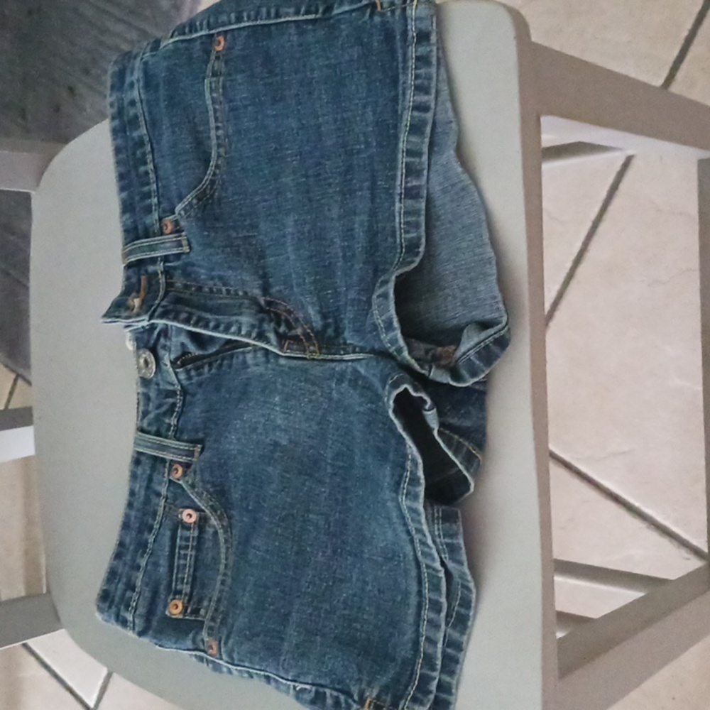 Size9 518 Superlow jean shorts